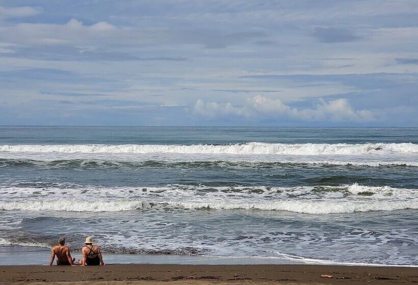 Cocomar Beachfront Hotel And Island Resort