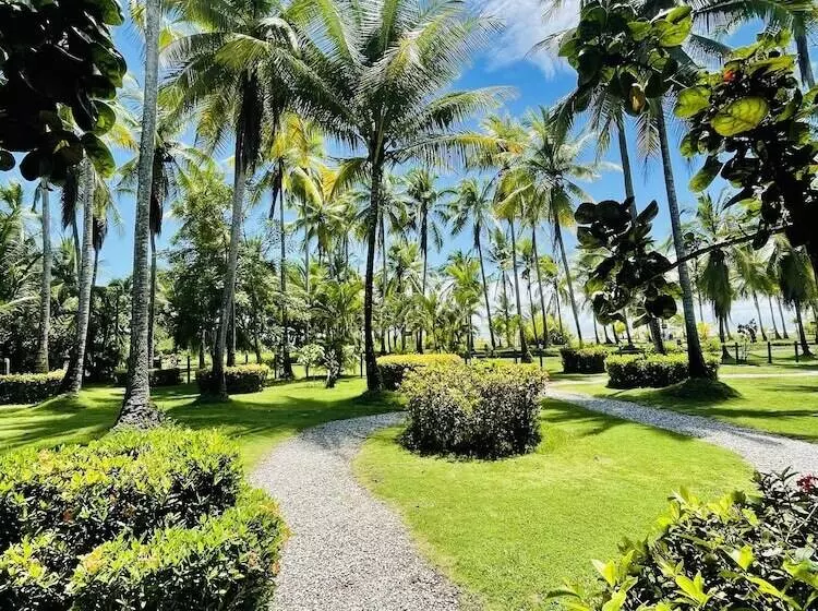 Cocomar Beachfront Hotel And Island Resort