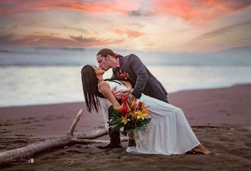 Cocomar Beachfront Hotel And Island Resort