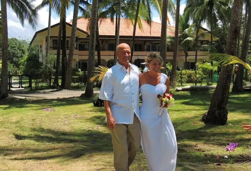 Cocomar Beachfront Hotel And Island Resort