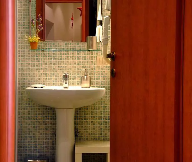 هتل Babuino 127 Rooms