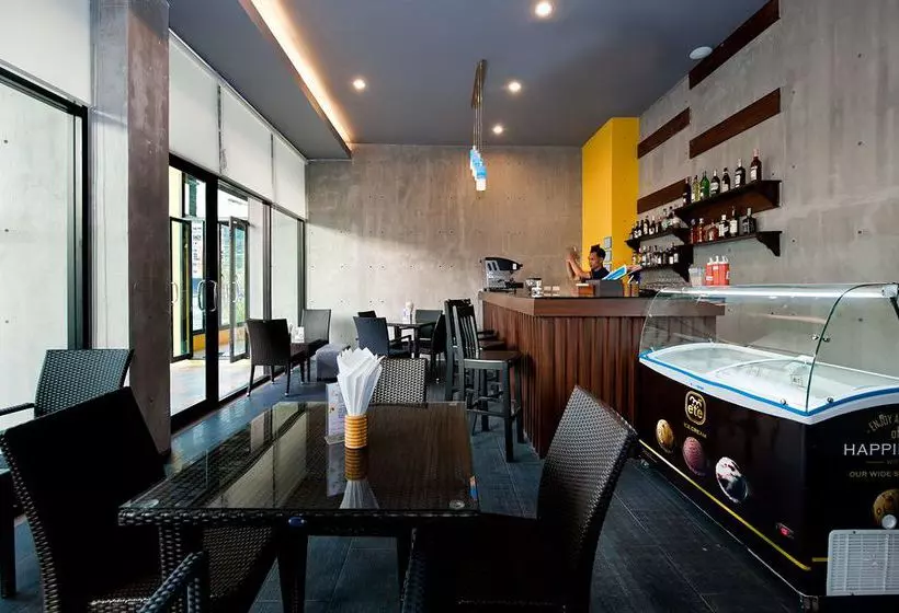 Hotelli Tuana Blue Sky Patong