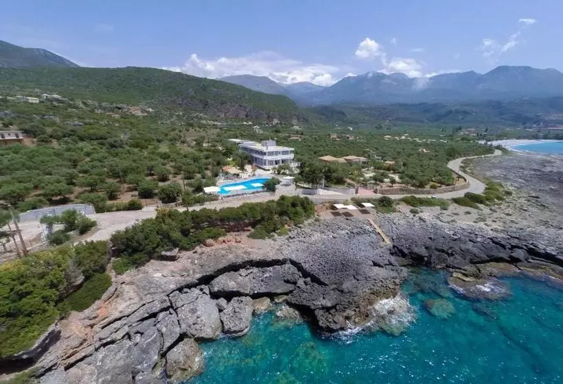 ホテル Kardamili Beach