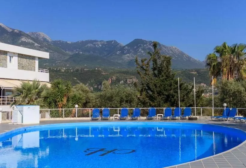 ホテル Kardamili Beach