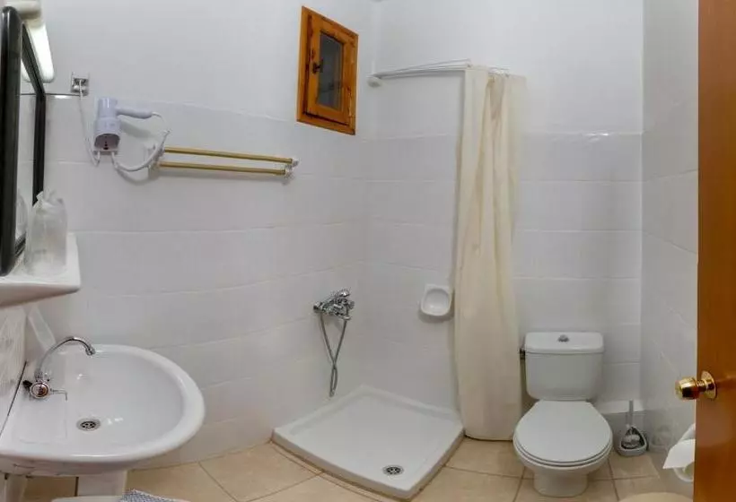 ホテル Kardamili Beach