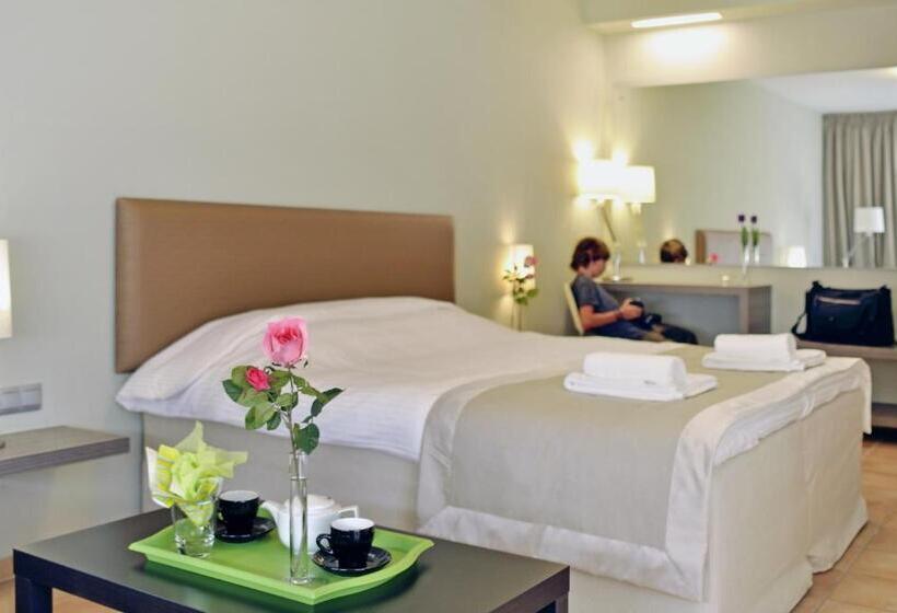 호텔 Ellopia Point