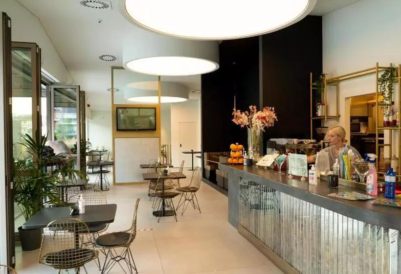 هتل Ellopia Point