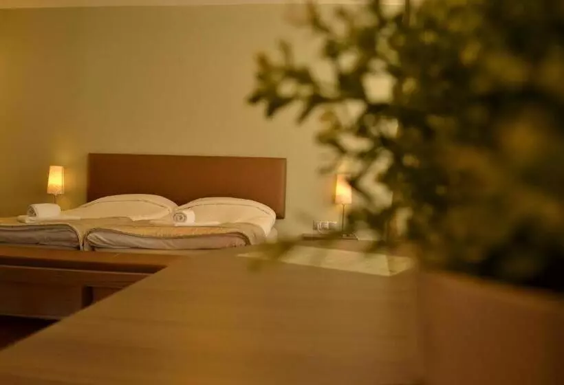 هتل Ellopia Point