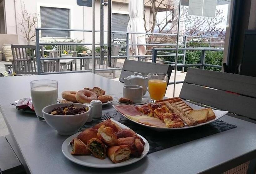 호텔 Ellopia Point