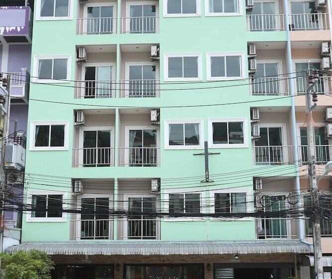 ホテル New Forest Patong