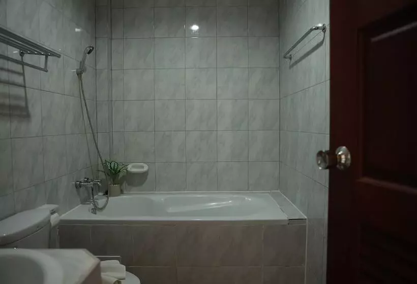 ホテル New Forest Patong