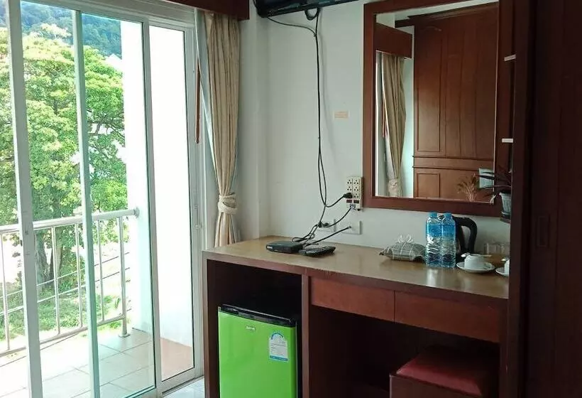 ホテル New Forest Patong