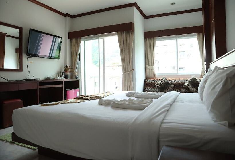 ホテル New Forest Patong