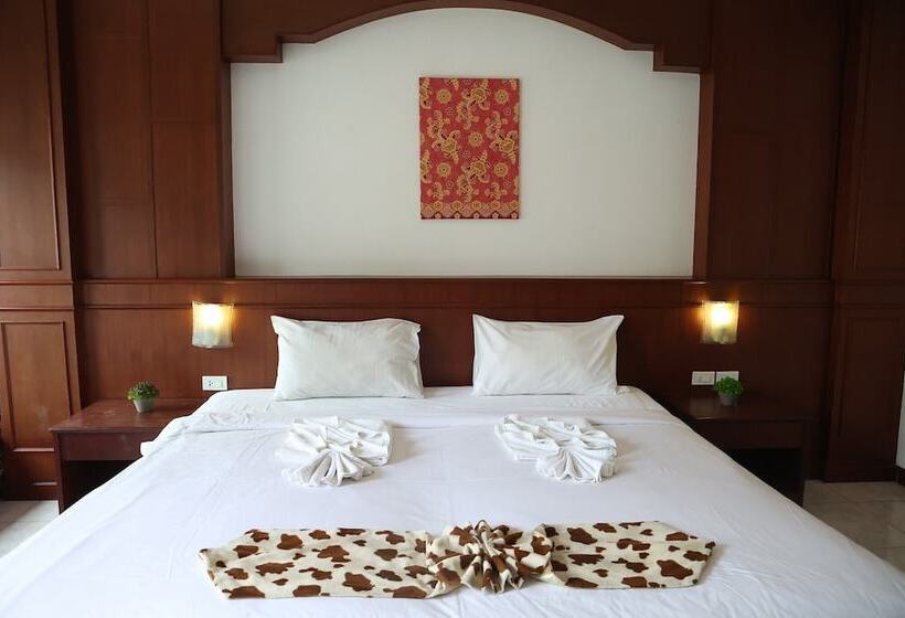 ホテル New Forest Patong