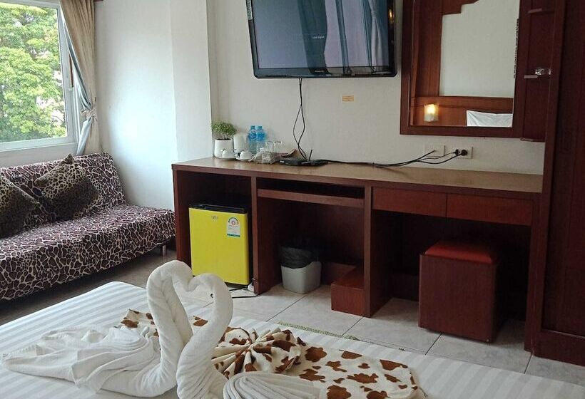 ホテル New Forest Patong