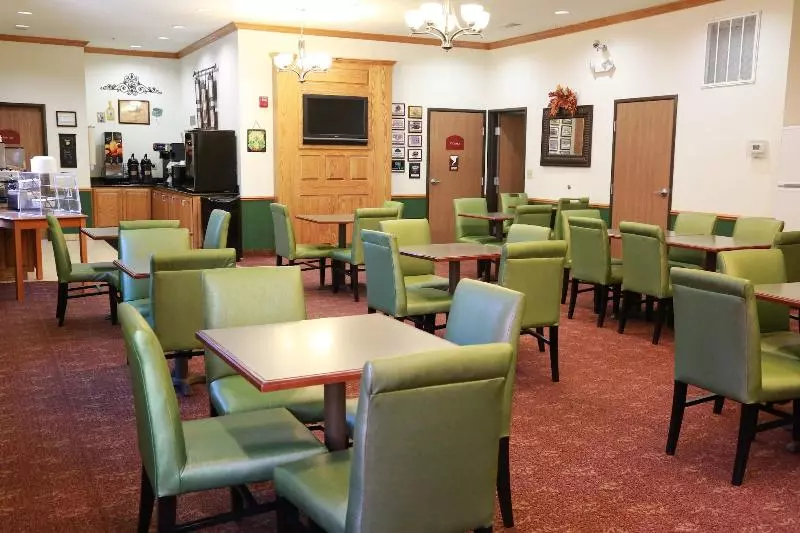 호텔 Horizon Inn & Suites