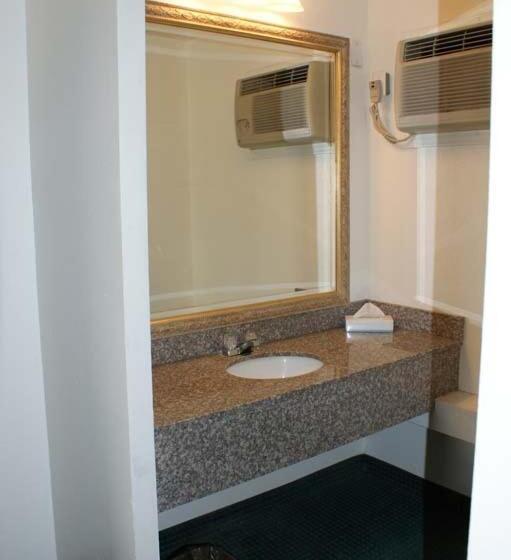 فندق Hwy Express Inn And Suites