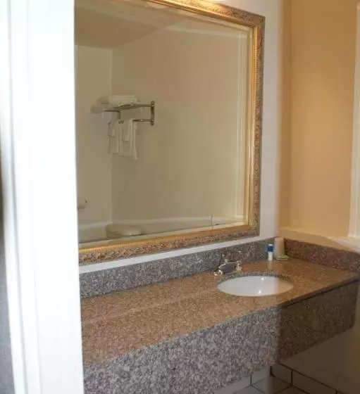 בית מלון כפרי Hwy Express Inn And Suites