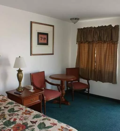 בית מלון כפרי Hwy Express Inn And Suites