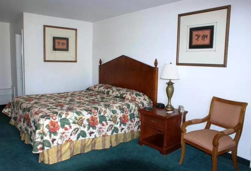 בית מלון כפרי Hwy Express Inn And Suites