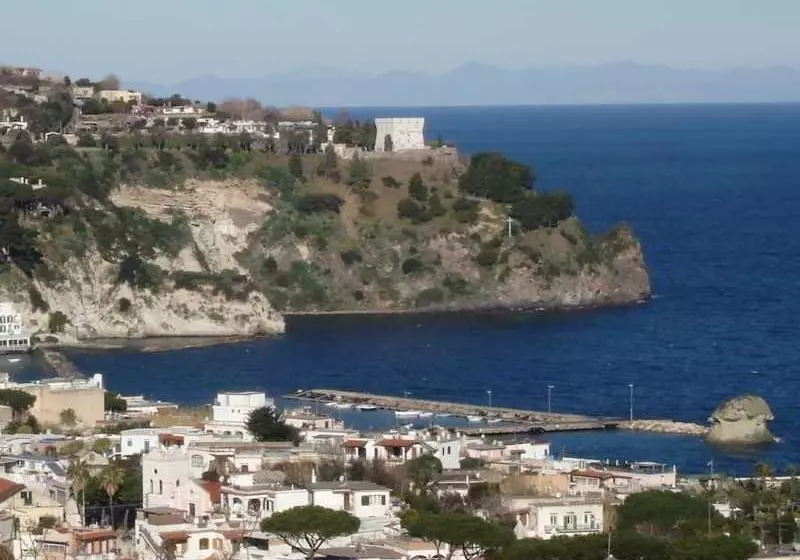 Hotelli La Villa Pina