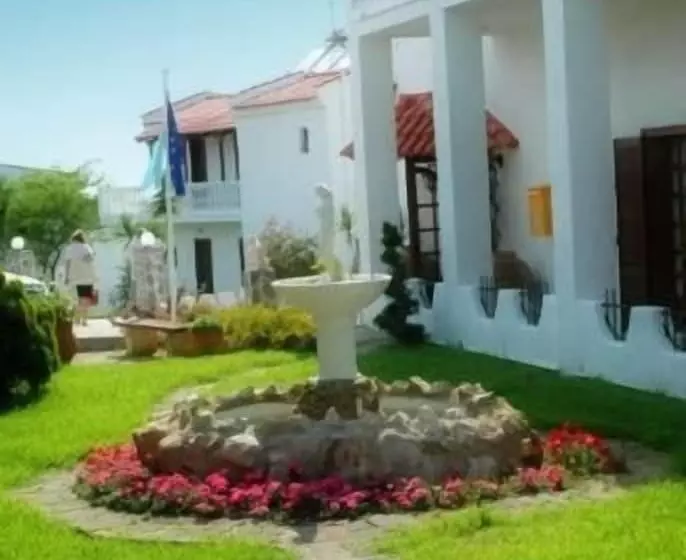 בית מלון כפרי Navarone