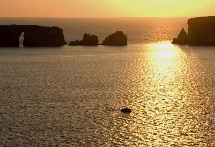 בית מלון כפרי Navarone