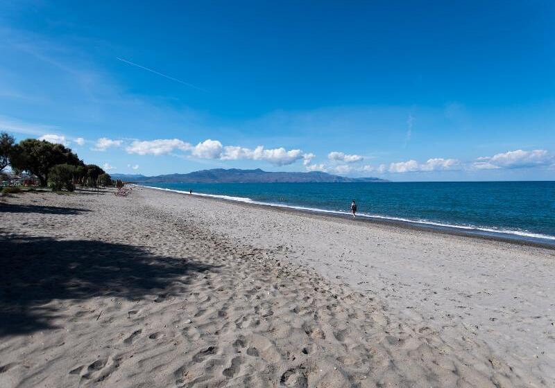 هتل Proimos Maisonnettes