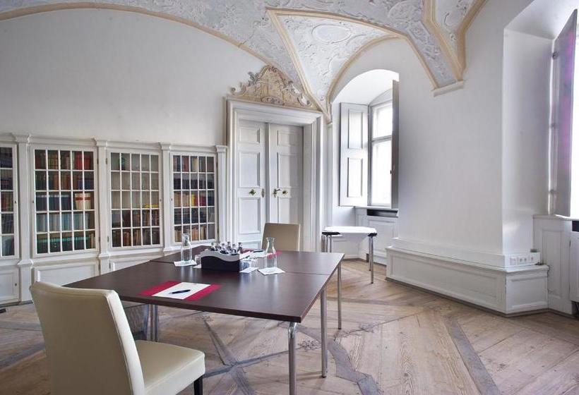 Отель Golf Schloss Reichmannsdorf