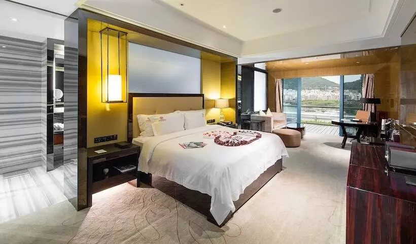 هتل Sanya Visun Royal Yacht