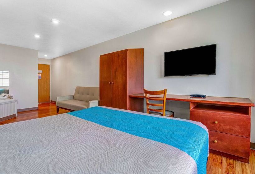 Motel 6idaho Falls, Id  Snake River