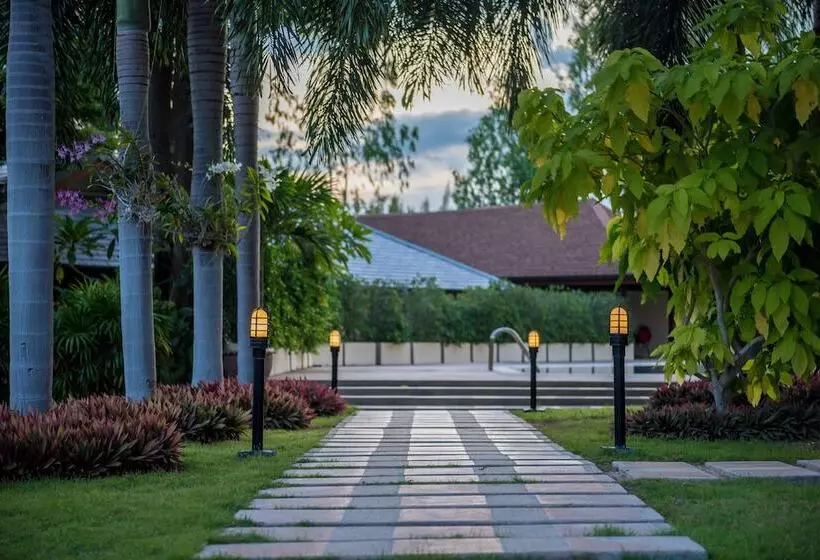 Tai Pan Resort And Condominium