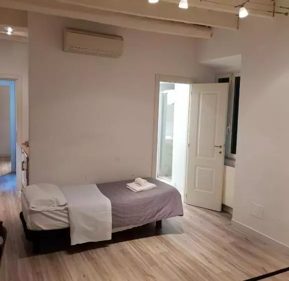 B&b Santi Quattro Al Colosseo