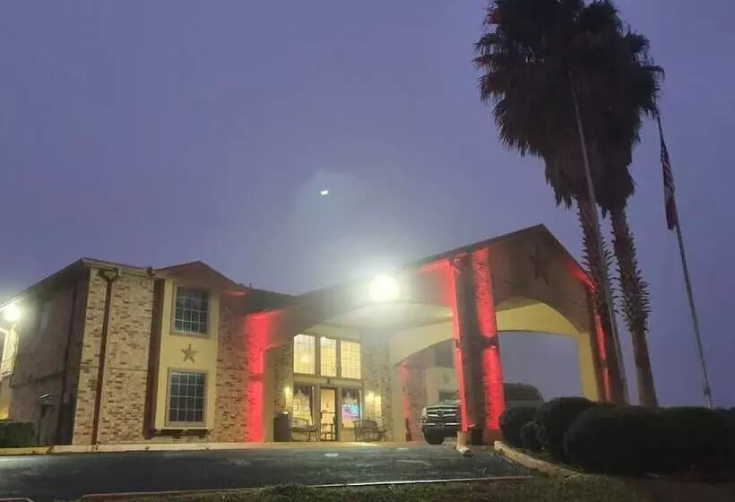 Chaparral Motel Hallettsville