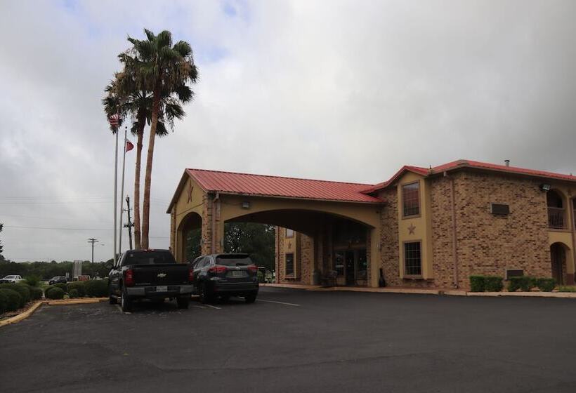 Chaparral Motel Hallettsville