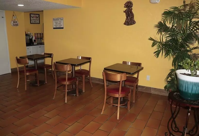 Chaparral Motel Hallettsville