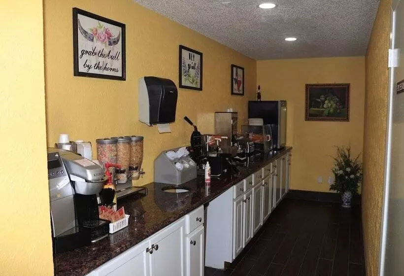 Chaparral Motel Hallettsville