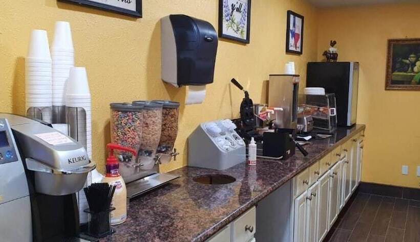 Chaparral Motel Hallettsville