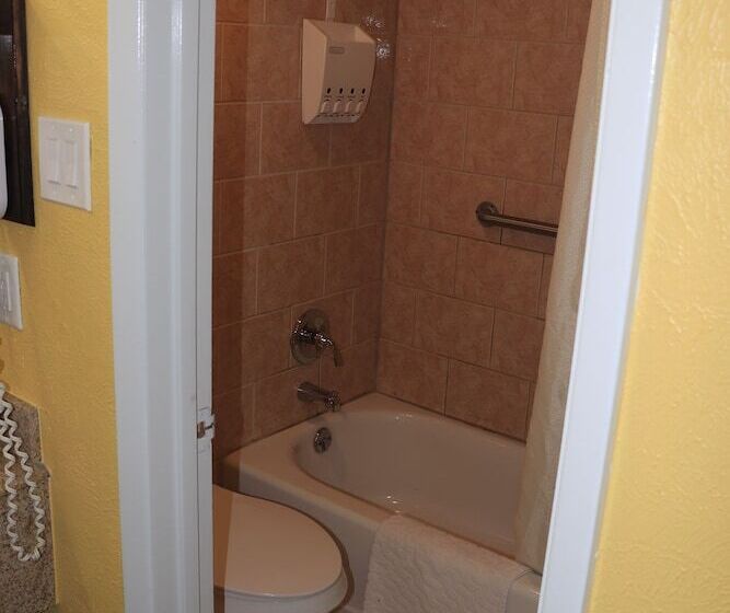 Chaparral Motel Hallettsville