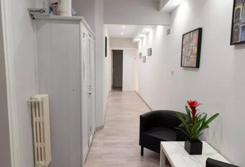 مسافرخانه Gregorios San Pietro Guesthouse