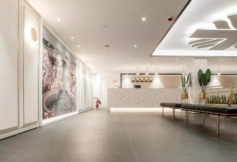 هتل Caritas Oswald Cheung International House