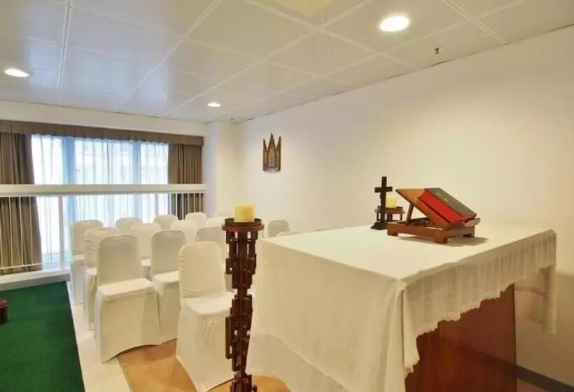 هتل Caritas Oswald Cheung International House