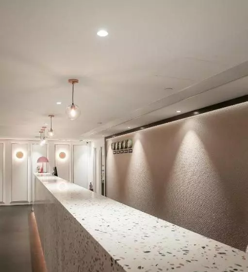 هتل Caritas Oswald Cheung International House