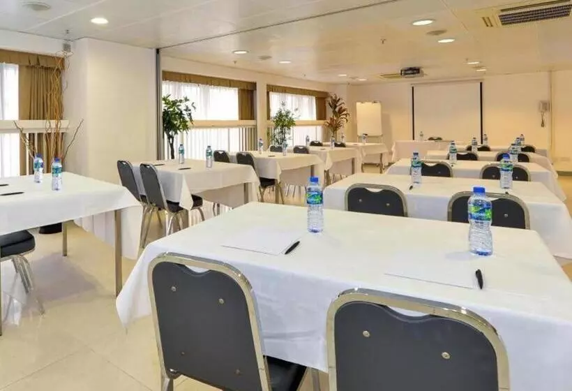 هتل Caritas Oswald Cheung International House