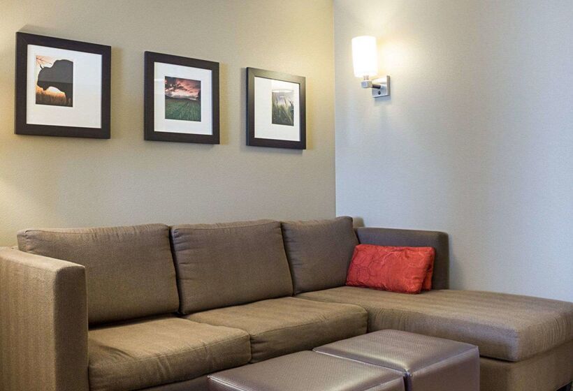 בית מלון כפרי Comfort Suites Medical Center