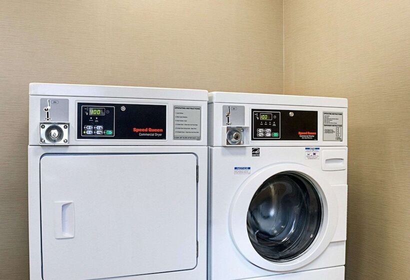 בית מלון כפרי Comfort Suites Medical Center