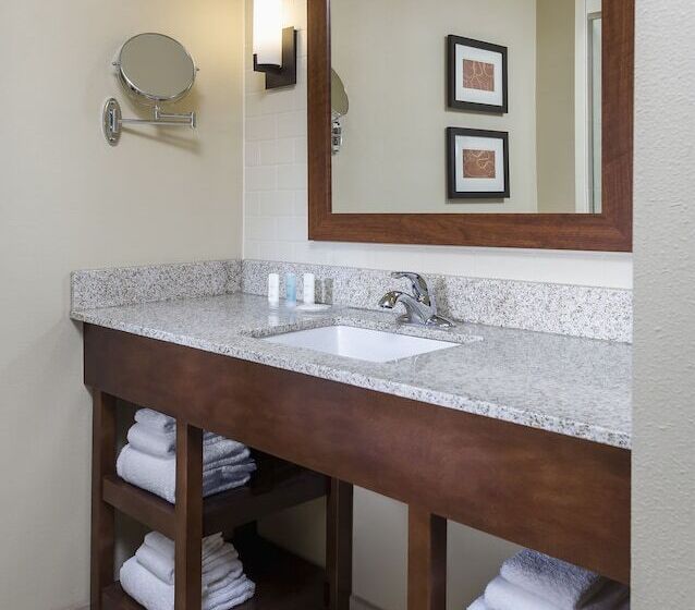 בית מלון כפרי Comfort Suites Medical Center