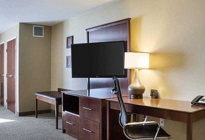 בית מלון כפרי Comfort Suites Medical Center