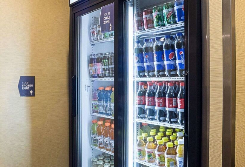 فندق Comfort Suites