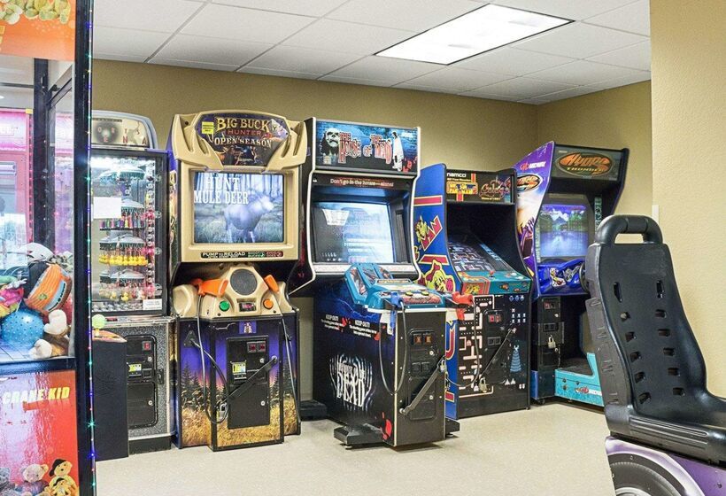 فندق Comfort Suites